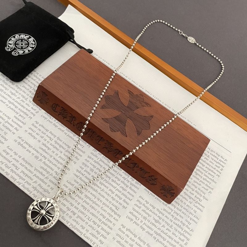 Ch*0me He**ts necklaces